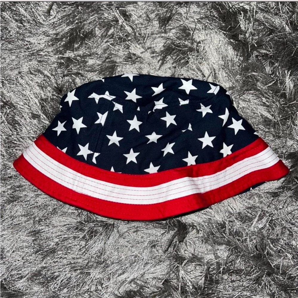 Star Patterned Bucket Hat